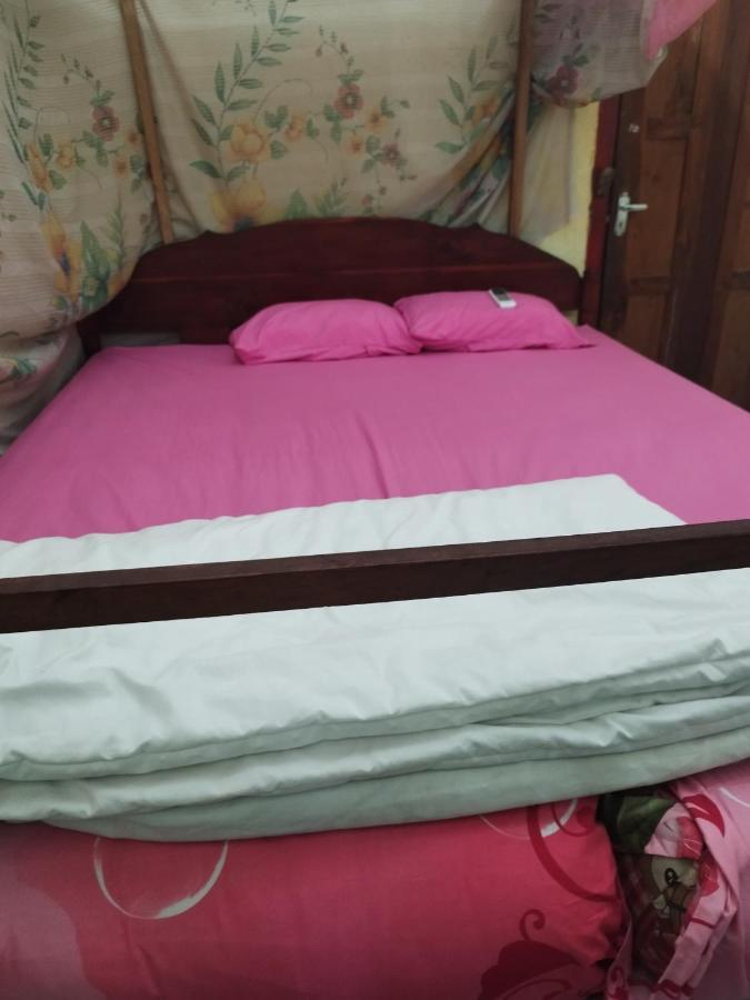 Agus Family Homestay Labuan Bajo Εξωτερικό φωτογραφία